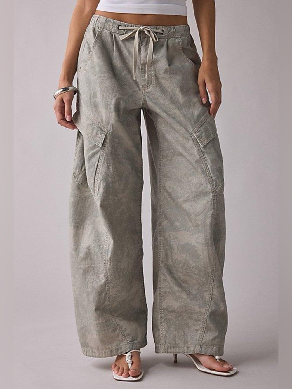 BDG Women's Natural Station Cocoon Baggy Barrel Leg Cargo Pant - Large